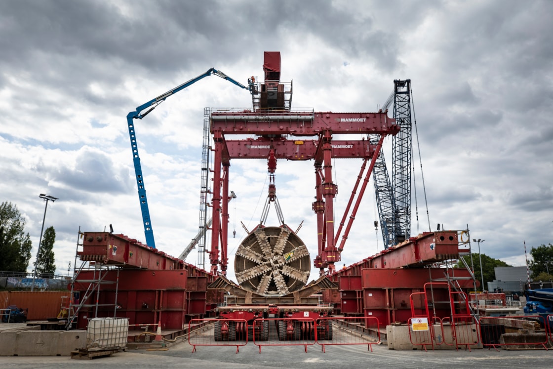 TBM Anne lifted at Green Park Way tunnel shaft 24th August 2025-9