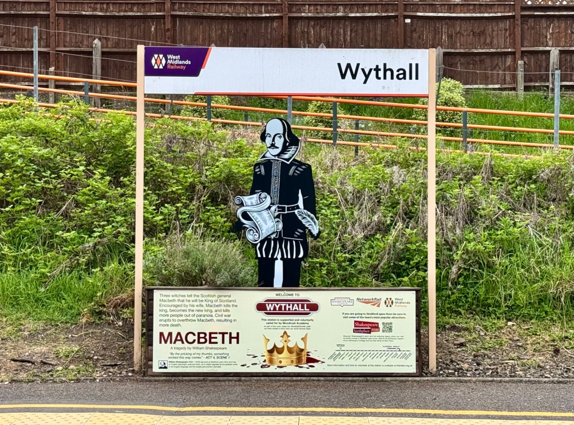 Wythall Shakespeare statue