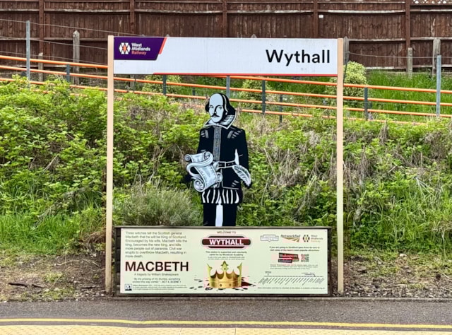 Wythall Shakespeare statue: Wythall Shakespeare statue