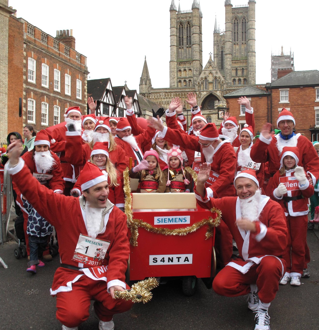 Siemens supports the festive spirit in Lincoln: lincoln-santas-2011.jpg