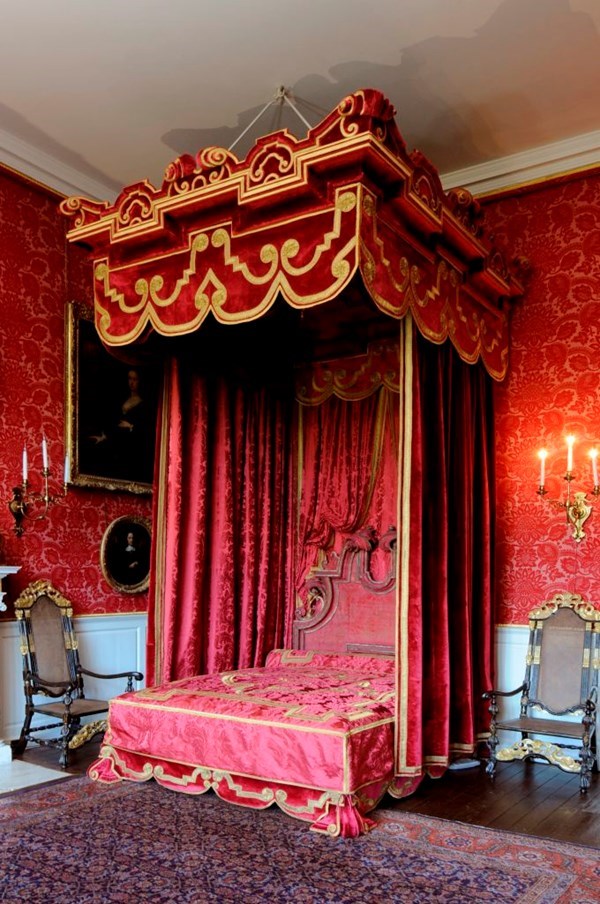 Object of the week- State bed at Temple Newsam: statebed.jpg