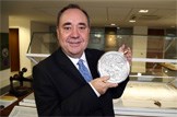 Great Seal of Scotland goes on public display: First Minister Alex Salmond with Great Seal of Scotland