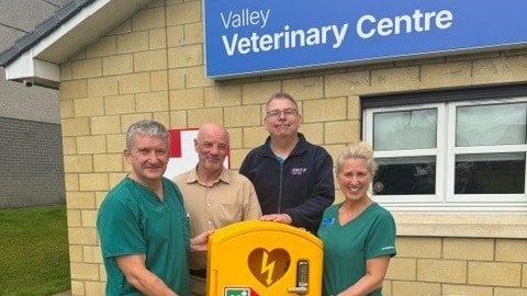 Donation of defibrillator to Valley Vets
