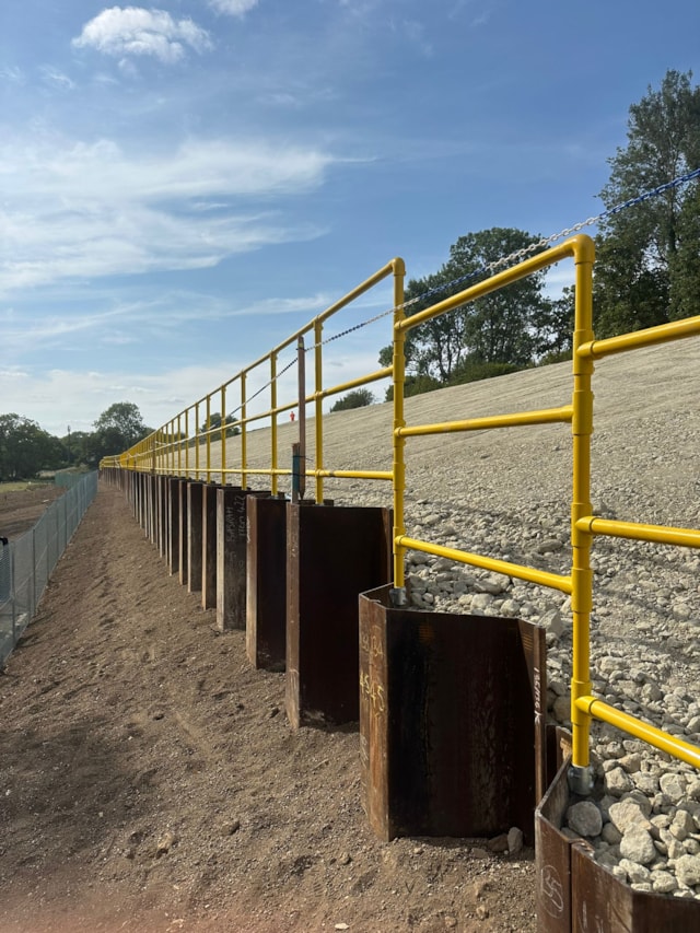New sheet pile wall: New sheet pile wall