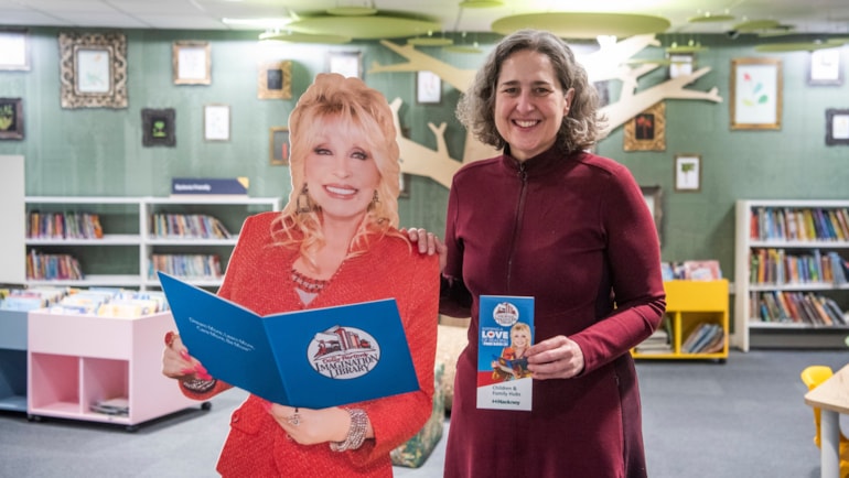 Hackney joins Dolly Parton's global book-gifting mission