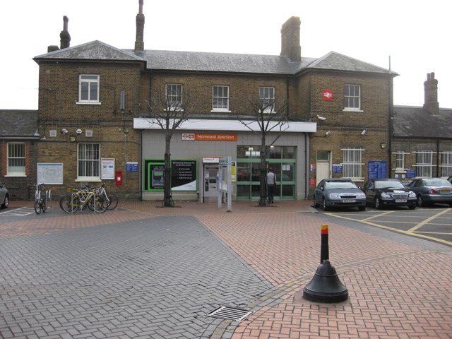 Norwood Junction (NWD)