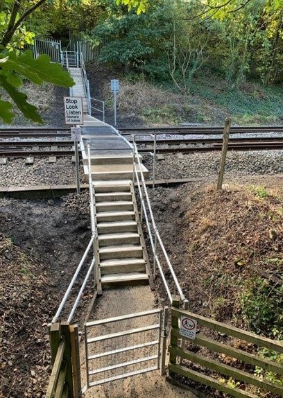 Take extra care before you cross message for rail crossing users in Elland: Elland Brickyard LX