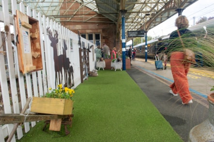The new community picnic garden at Penrith station provides a welcoming space for rail travellers and local residents.