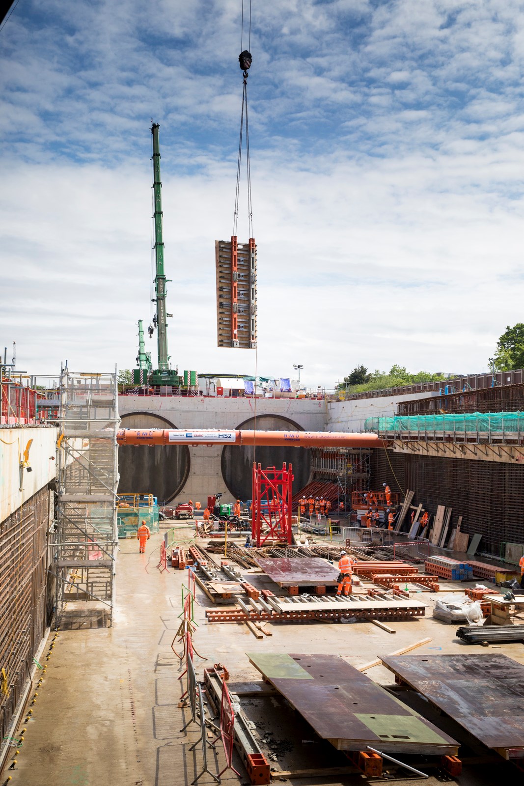 Preparing the launch chamber for the Tunnel Boring Machine at West Ruislip-2