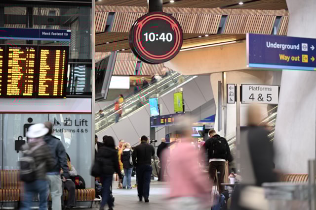 London Bridge station rail clock 4