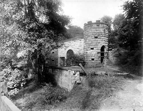 A Garden Through Time: The old bear pit which still stands today and was once part of the Leeds Zoological and Botanical Gardens.