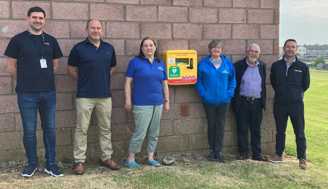 Forth Bridge team provides lifesaving equipment in North Queensferry: NQCC defib