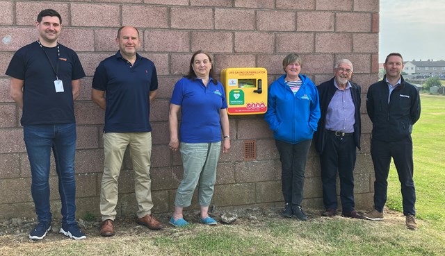 Forth Bridge team provides lifesaving equipment in North Queensferry: NQCC defib