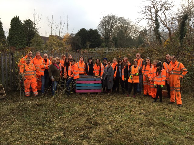 Brambles and litter cleared to create green space for Watford residents: London North Western volunteers with residents of Copsewood Road, Watford