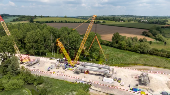 Beam installation at Edgcote viaduct May 2025