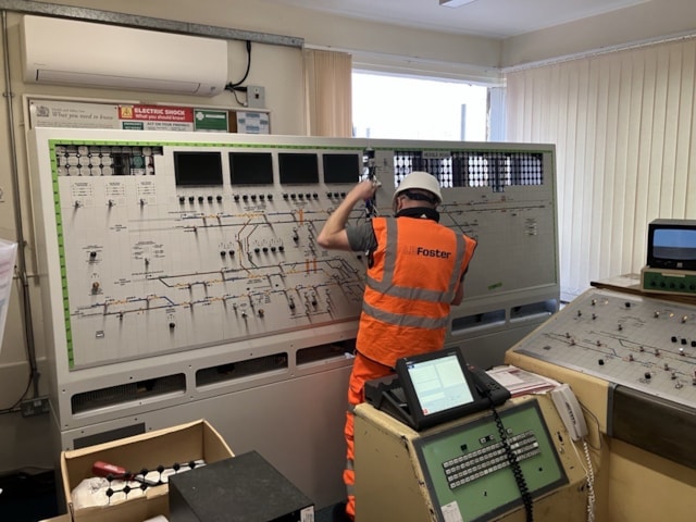 New signallers' panel being lifted into Hessle Road signal box ahead of commissioning in January (Network Rail) 1
