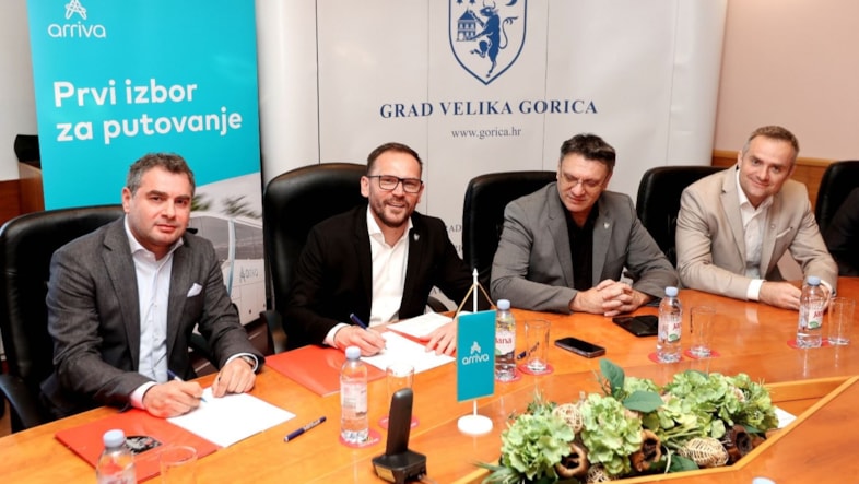 Arriva grows in Croatia with award of new bus contract: Left to Right: Dražen Divjak, Managing Director Arriva Croatia; Krešimir Ačkar, Mayor of Velika Gorica; Neven Karas, Deputy Mayor of Velika Gorica; Darko Bekić, President of the City Council.
