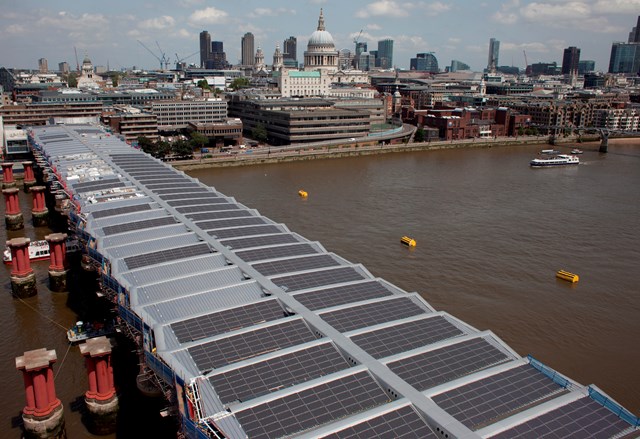 WORLD'S LARGEST SOLAR BRIDGE TAKING SHAPE AS BLACKFRIARS INSTALLATION REACHES HALF WAY: Blackfriars solar panels