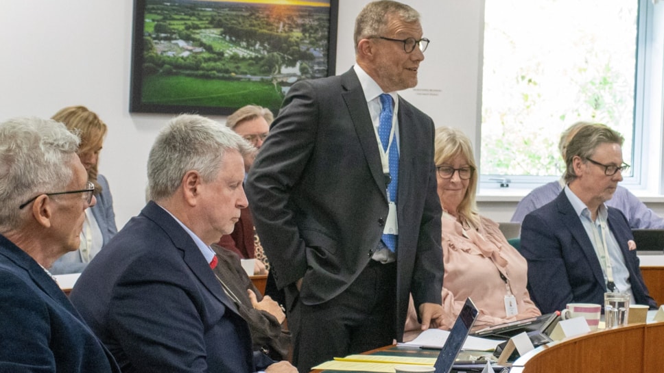 Cllr Mike Evemy at the CDC full Council meeting 