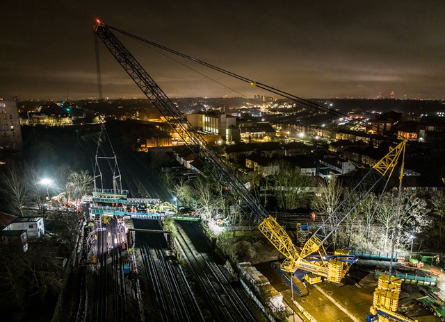 Neasden rail bridge replacement Dec 2021: Lifting in of the new steel beams as part of the Neasden bridge replacement works over the 2021 festive period