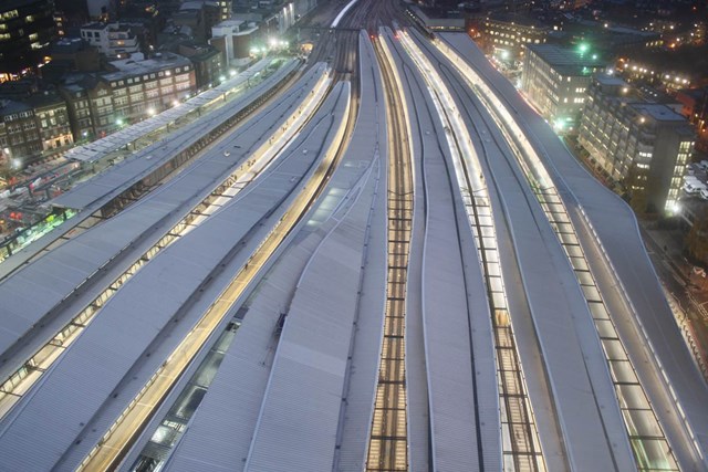 London Bridge from above: Aerial shot of London Bridge station at night