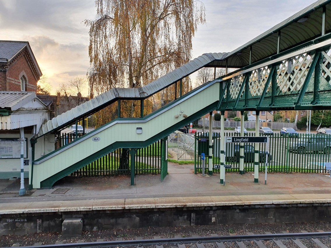 Lingfield station - Platform 1 staircase and footbridge
