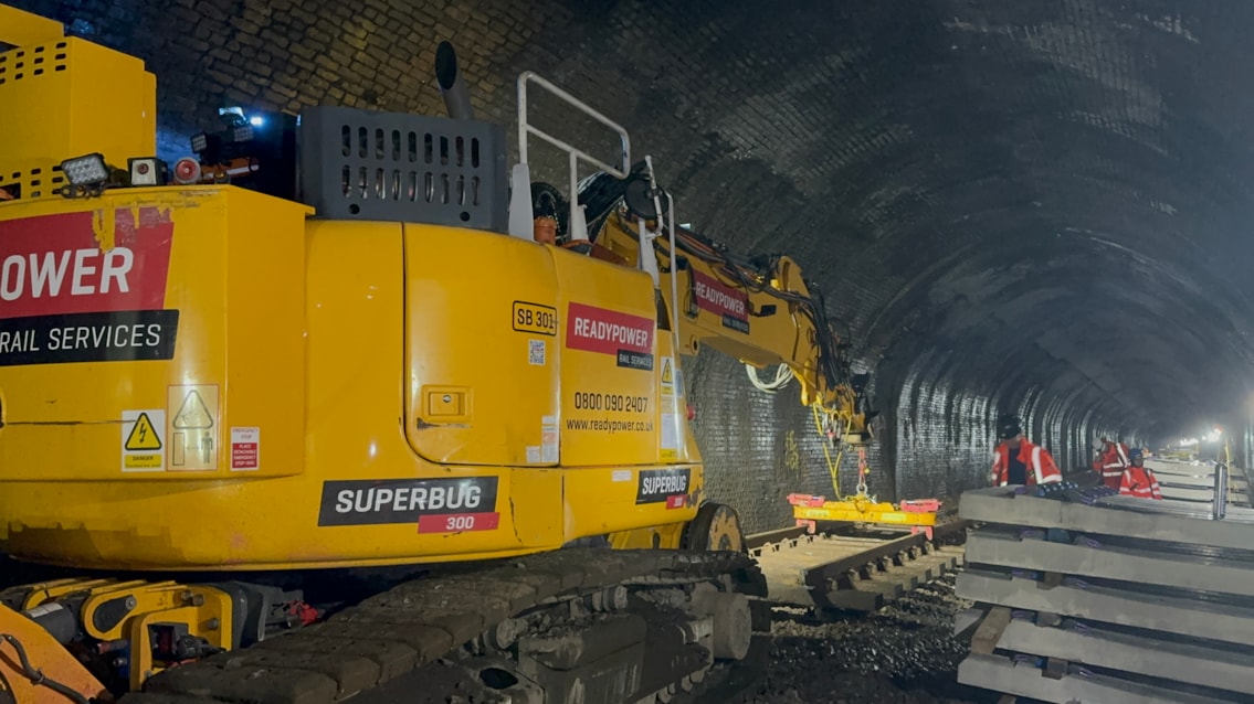 Honiton Tunnel works inside the tunnel (1)