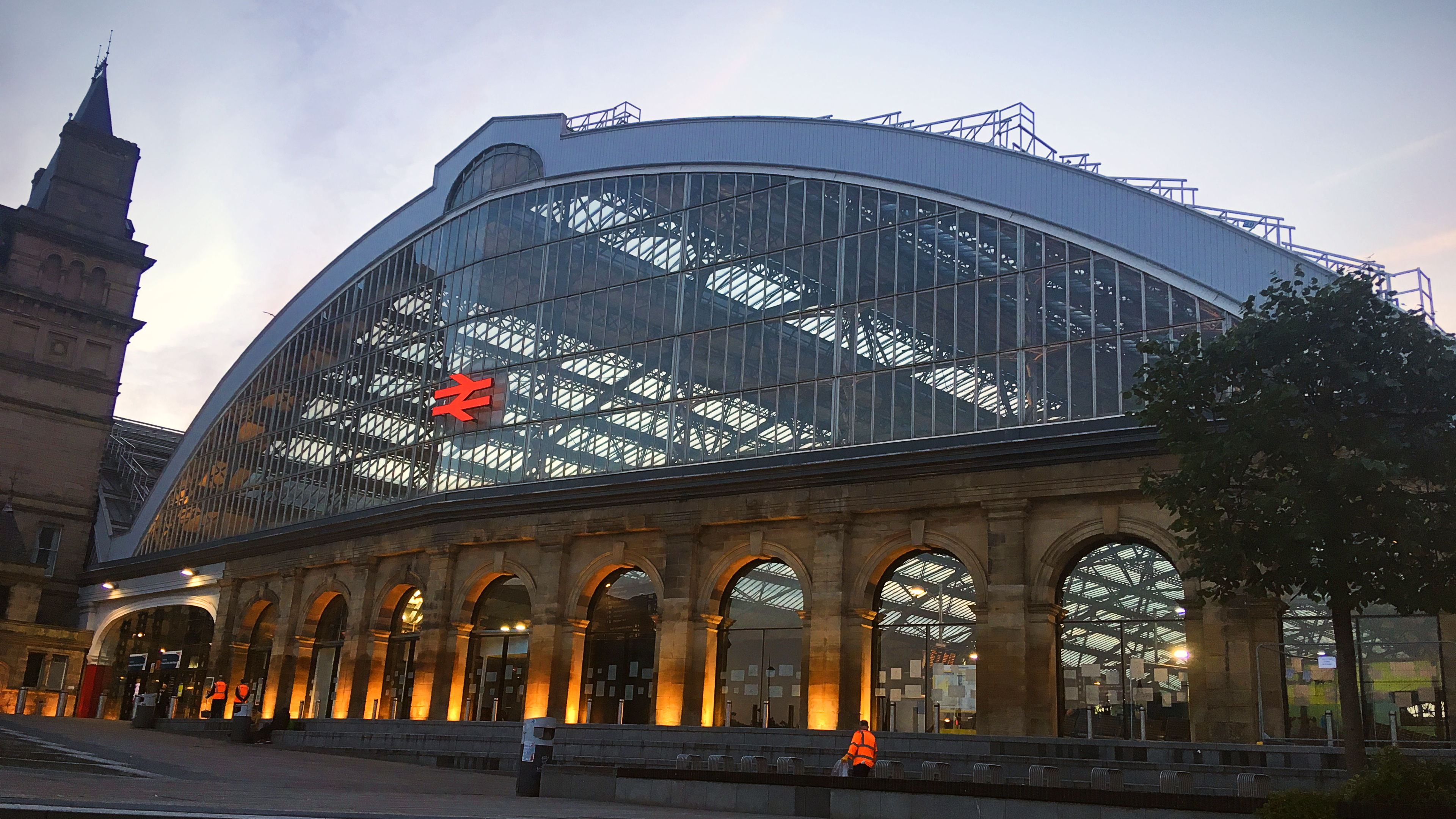 lime street station luggage storage