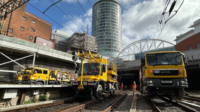 Network Rail maintaining overhead lines at Birmingham New Street station: Network Rail maintaining overhead lines at Birmingham New Street station