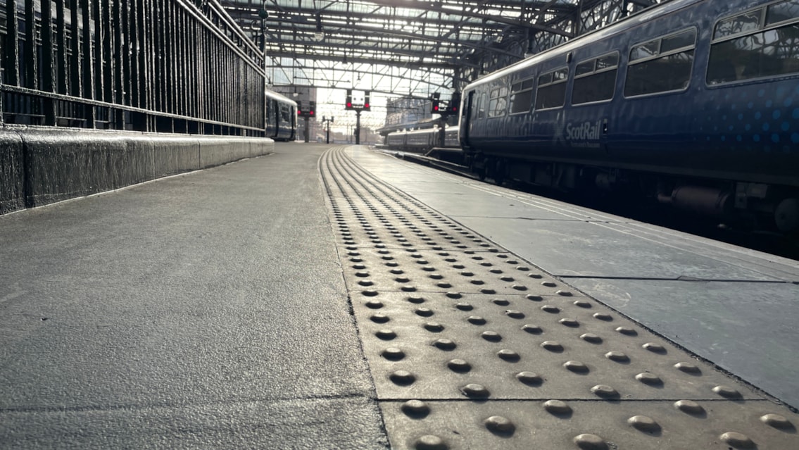 Network Rail completes tactile paving programme at Scottish stations: Tactile paving-9