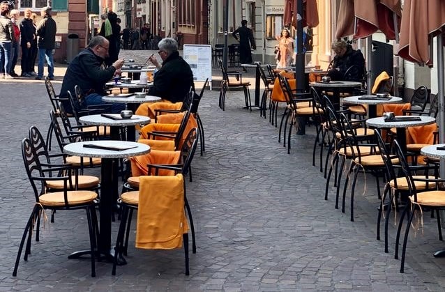 Street cafe cropped