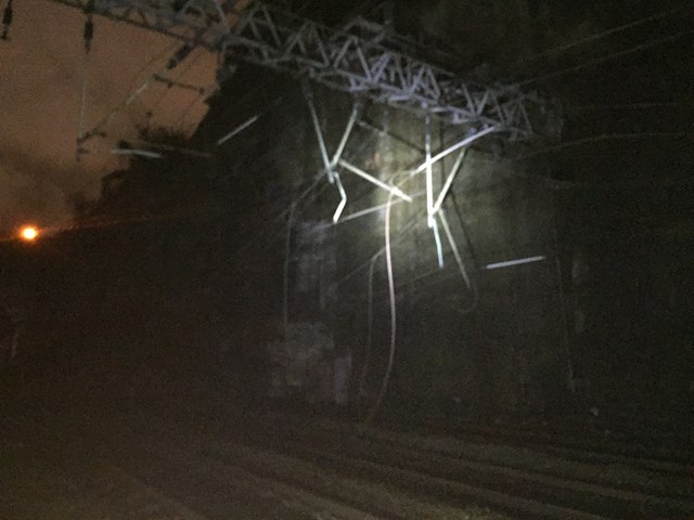 Overhead wire damage - Liverpool Lime Street 28-2-2017