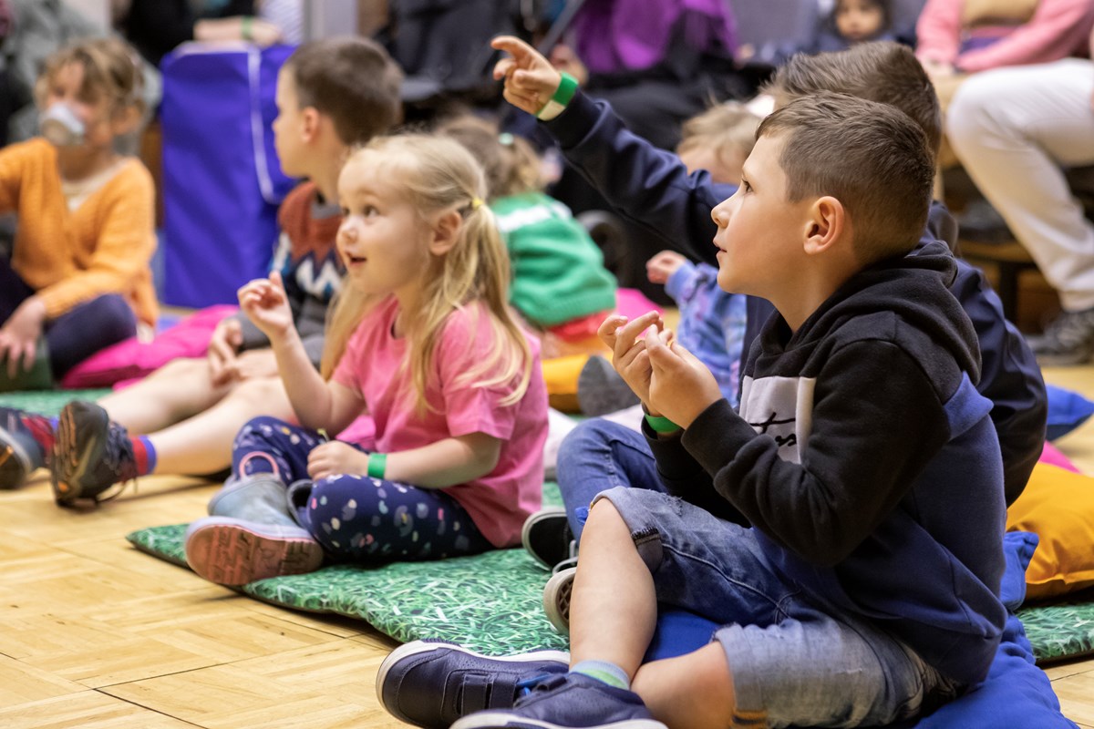 Storytelling at the National Museum of Rural Life. Photo (c) Ruth Armstrong (2)