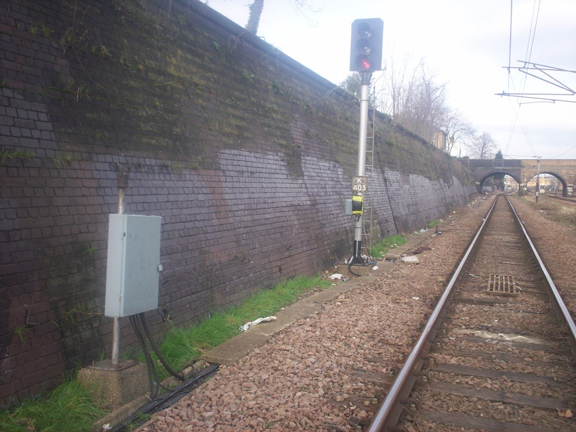 Finsbury Park Graffiti Clean up - after: The clean ECML after a graffiti blitz by Network Rail Maintenance team