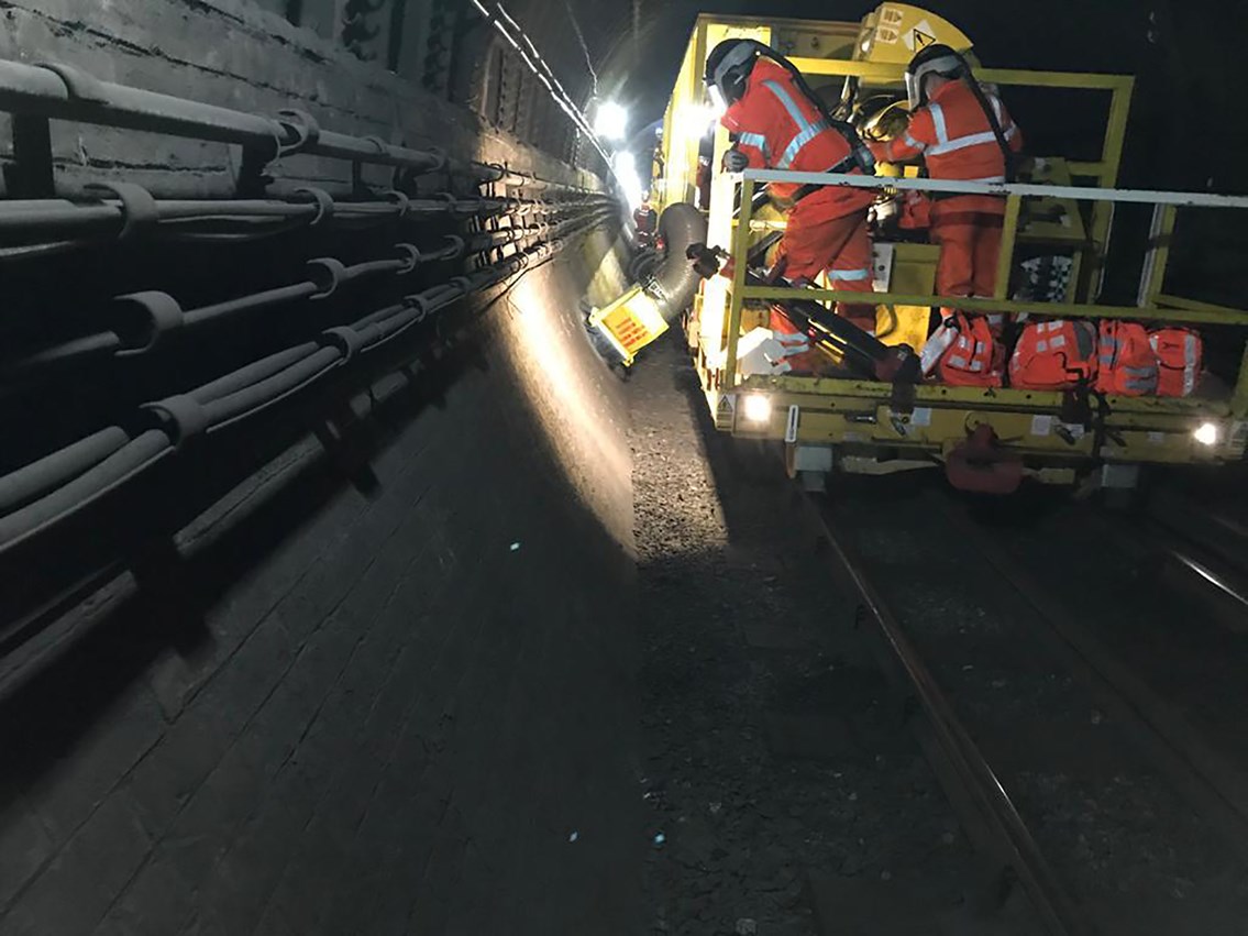 Done and dusted: Network Rail and GTR complete transformation of Northern City Line: NCL tunnel cleaning