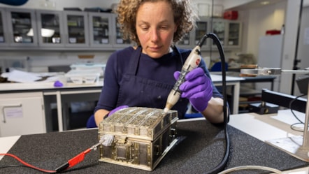 Conservator Diana de Bellaigue removes tarnish from the Mary, Queen of Scots casket. Copyright Duncan McGlynn (5)