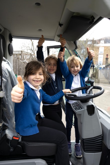 Pupils from Thornhill Primary school-2