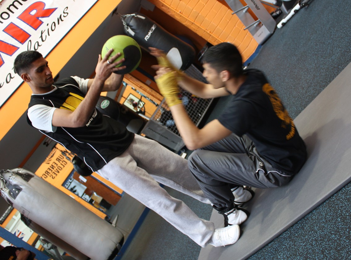 Amir training with protégée Umar at Gloves gym 002: Amir training with protégée Umar at Gloves gym 002