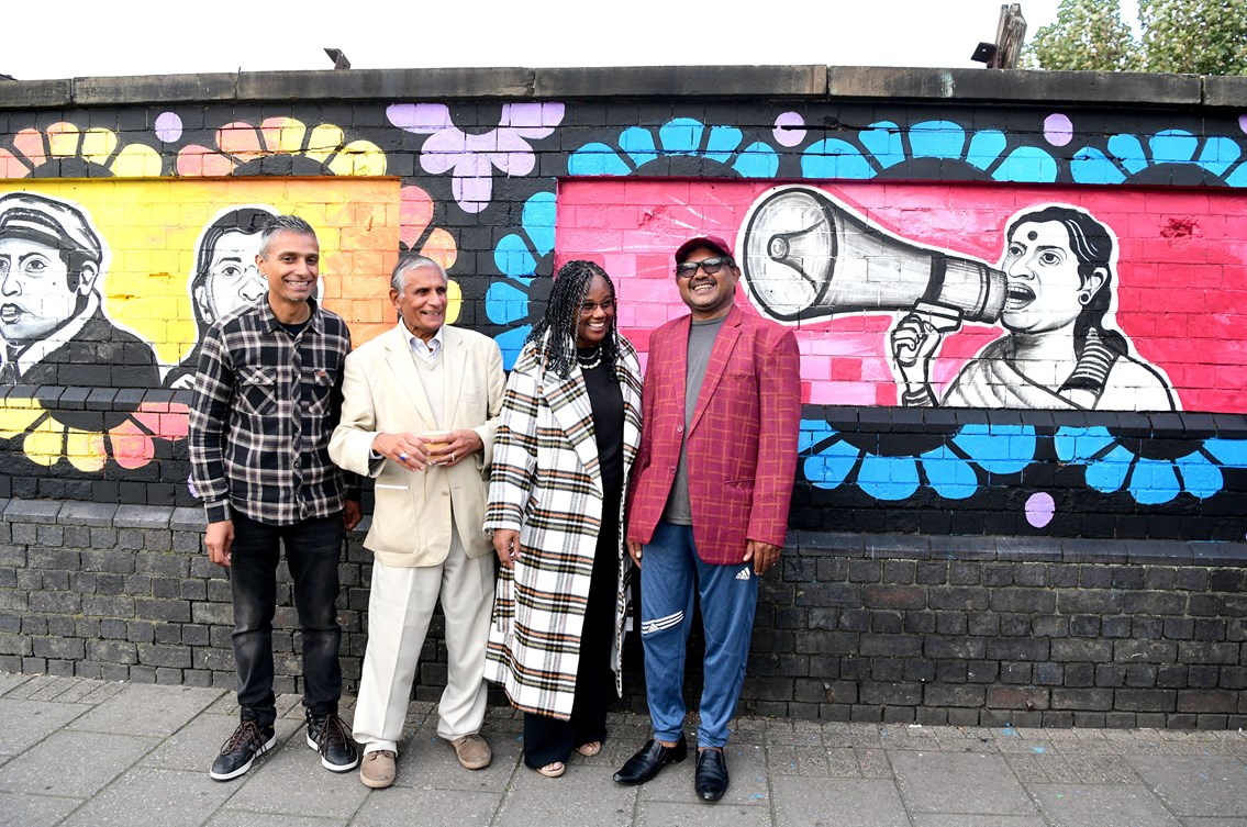 Indi Deol, Raghib Ahsan, Dr Janet Bailey and Haider Ali at unveiling of mural Credit Network Rail/Jas Sansi