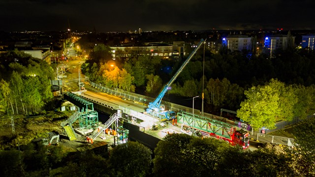 Bridging the gap at Shields Road: Shields Road footbridge lift 3