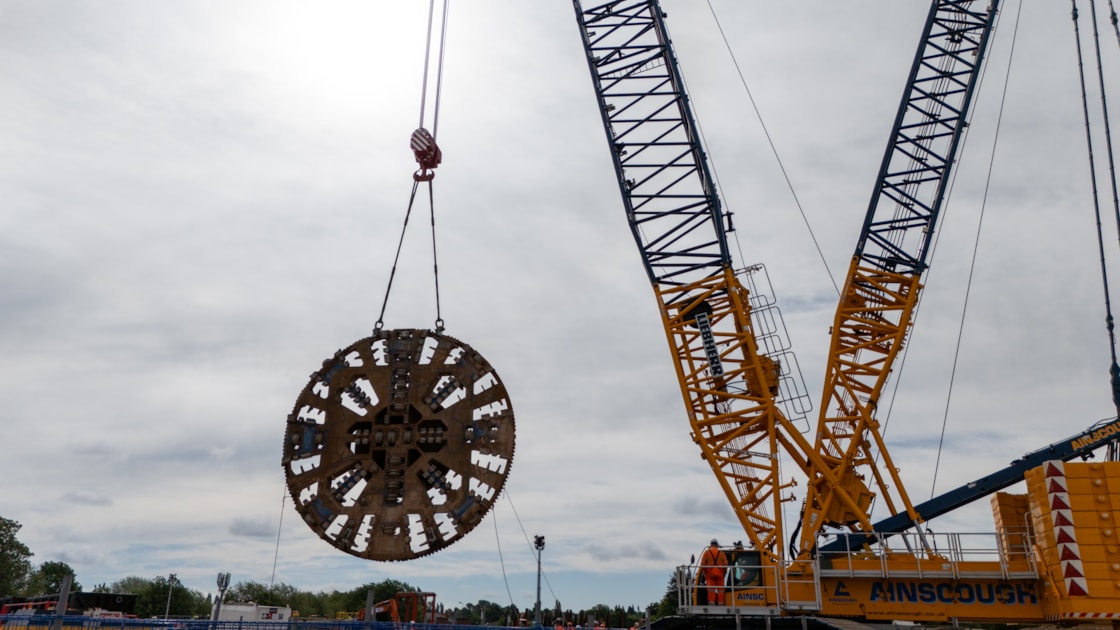 TBM Mary Anns cutterhead lifted out of Bromford Tunnel west portal at Washwood Heath (May 2025) 00004