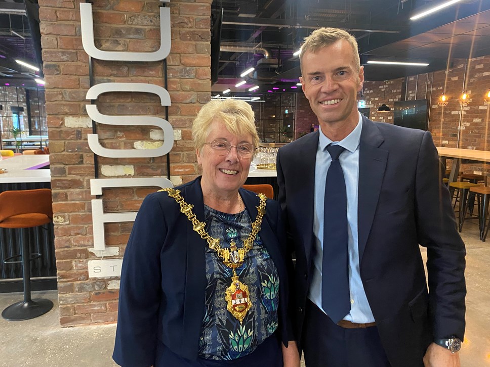 Mayor meets Glyn Costigan at USP Steels