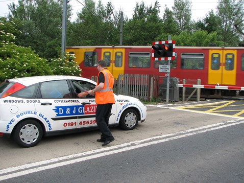 Tile shed level crossing - European day of action_003