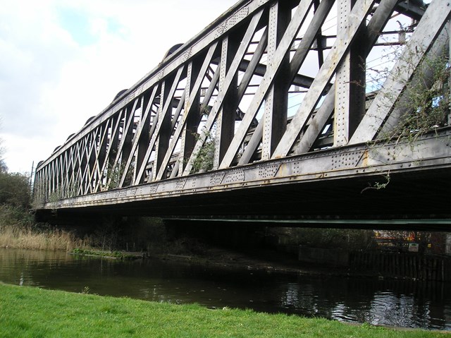 BOW RIVER BRIDGE TO GET MAKEOVER : Bridge over River Lea 1