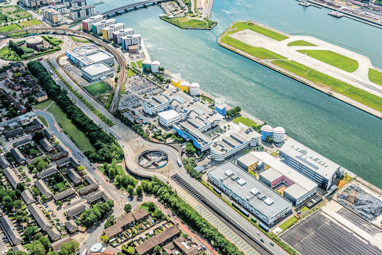 UEL and Siemens team up to launch the MSc Sustainable Energy Engineering Scholarship: University of East London-9
