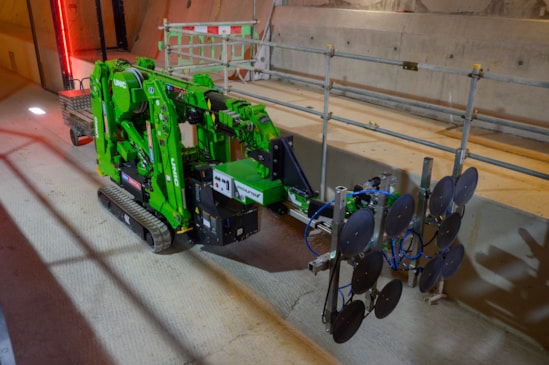 20260427 Equipment used to lift the door into position during test-installation in the Chiltern Tunnel