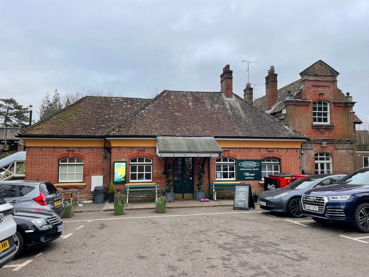 Shawford Cafe exterior