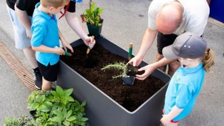 Beaver Scouts boost biodiversity at Stalybridge station-6