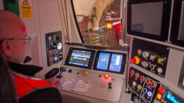 Commuter trains now all controlled digitally on City of London route: ETCS frequency test 71, GTR