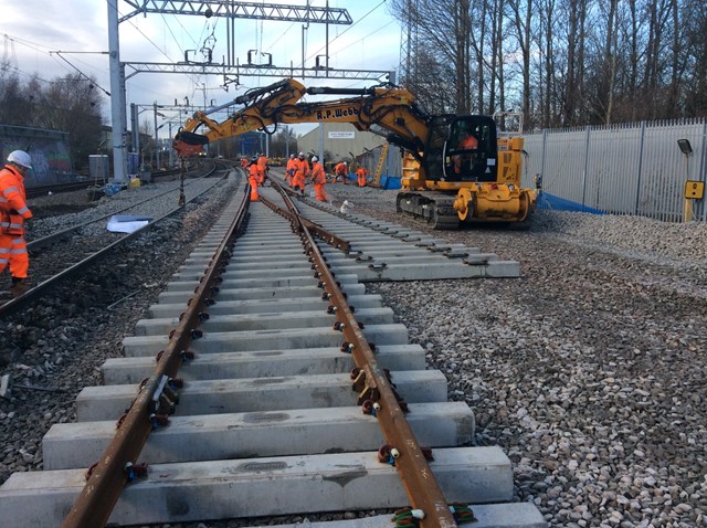 Railway between London Euston and Carlisle fully reopens after successful Christmas and New Year upgrade: Remodelling Soho North junction between Birmingham and Wolverhampton